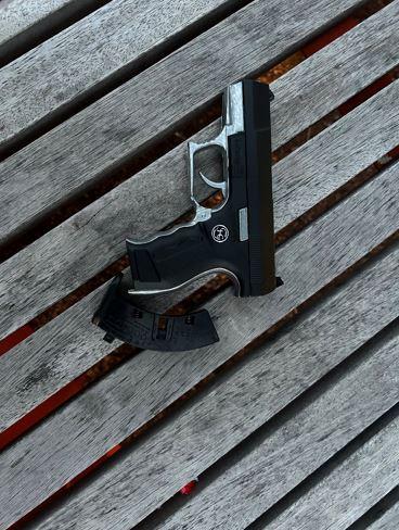 Spielzeugwaffen lösten Polizeieinsatz vor Schule in Steyr aus