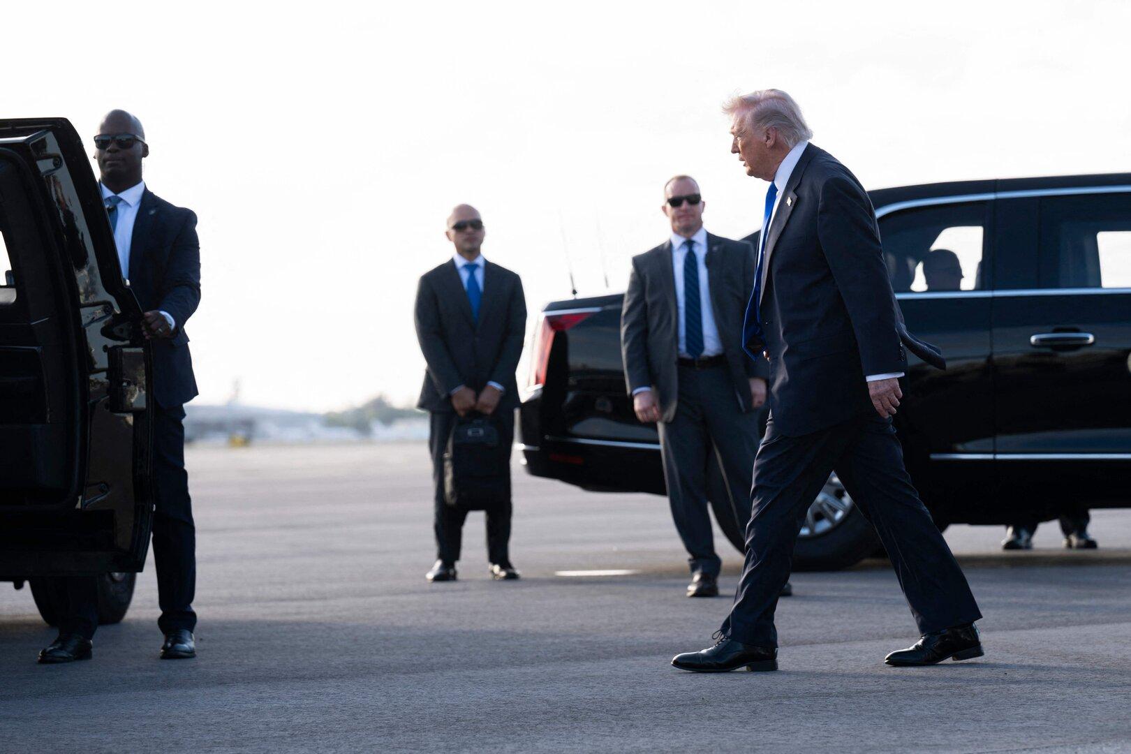 US-PRESIDENT-TRUMP-TRAVELS-TO-HIS-MAR-A-LAGO-RESORT