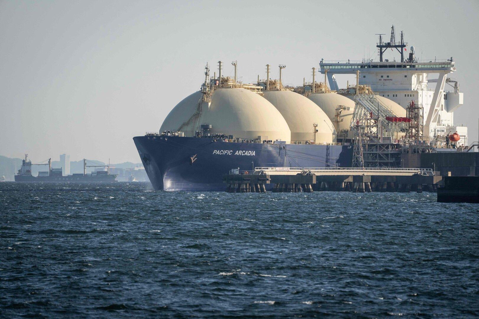 JAPAN-MARKETS-OIL-LNG