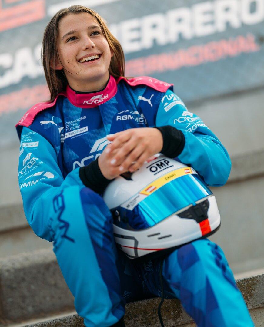 Vollgas mit 12: Wie Mia Zanki Richtung Formel 1 fährt