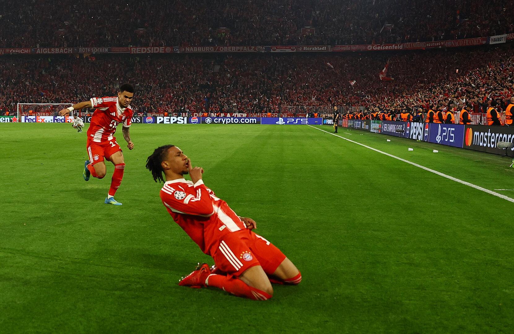 Die Bayern-Stars Olise (re.) und Diaz