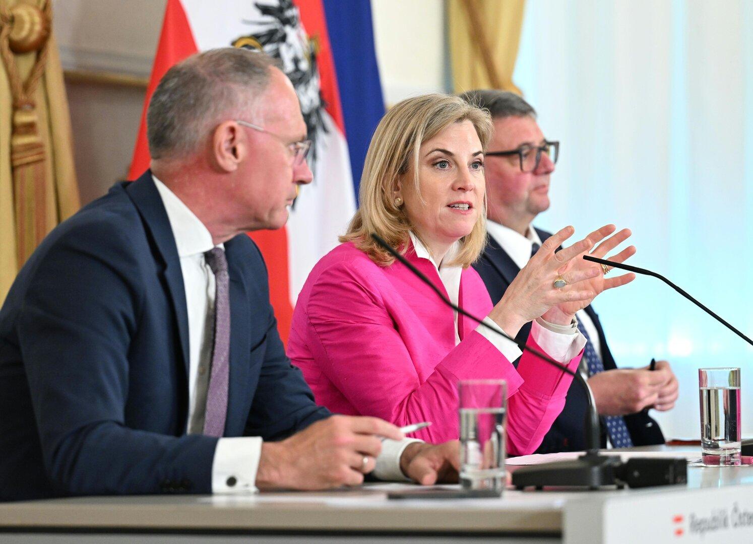 Spritpreisbremse fast an Neos gescheitert: Die pinke Selbstinszenierung