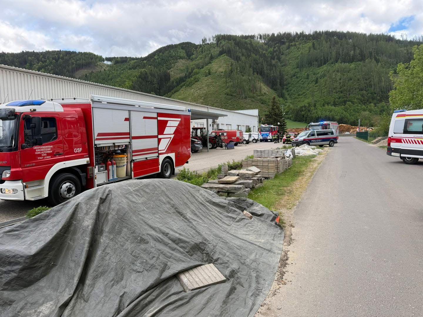 Gasexplosion bei Firma in Leoben: Eine Person in Lebensgefahr