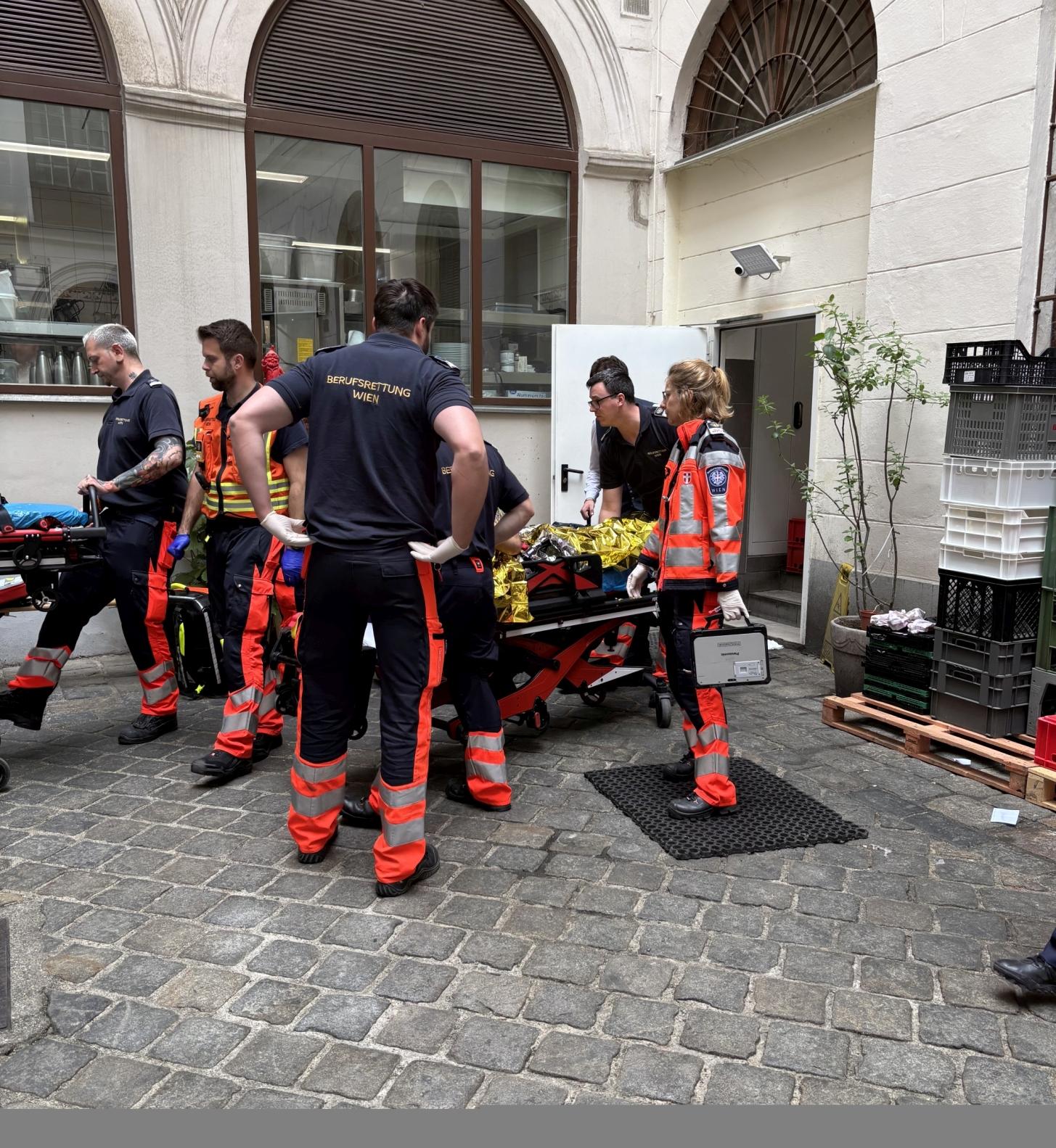 Innere Stadt: Drei Verletzte bei Unfall in Lokal-Küche