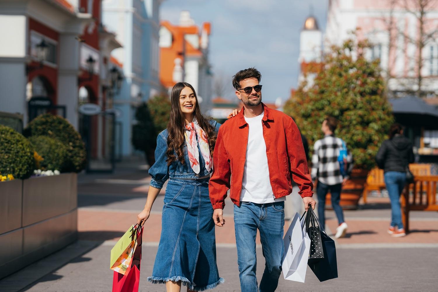 12 Punkte fürs Designer Outlet Parndorf – mit dem Shuttlebus um nur 10 Euro zum Shopping-Erlebnis