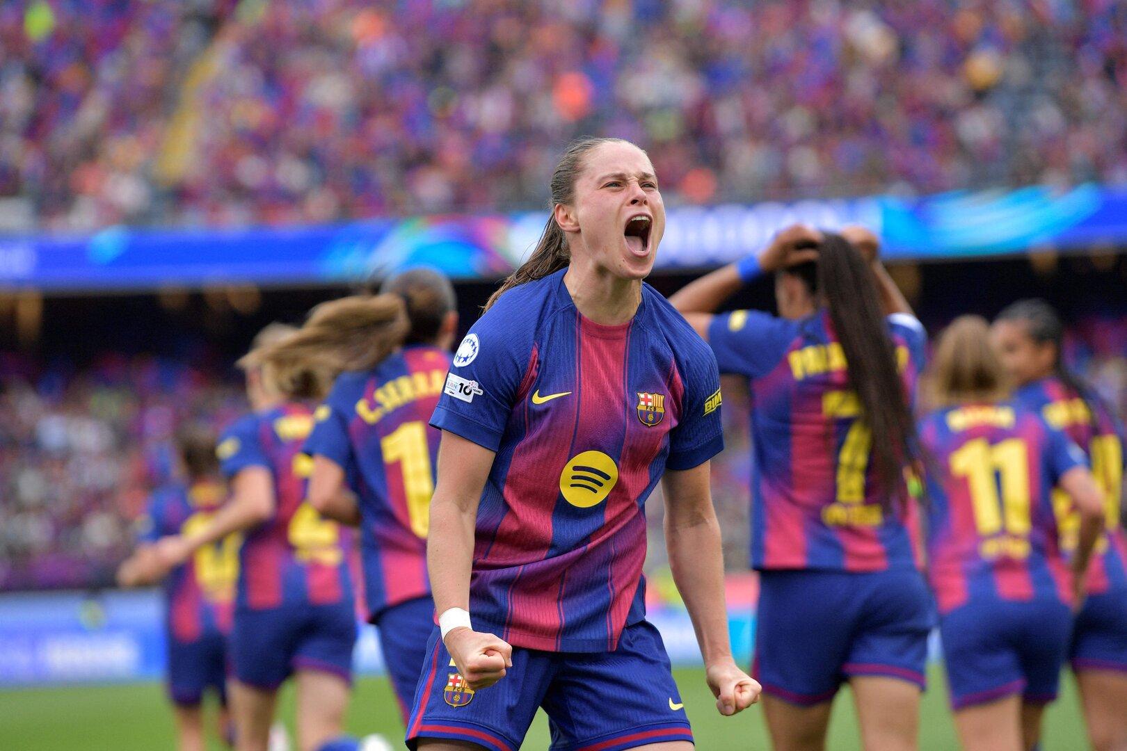 Ewa Pajor im Barcelona-Trikot jubelt