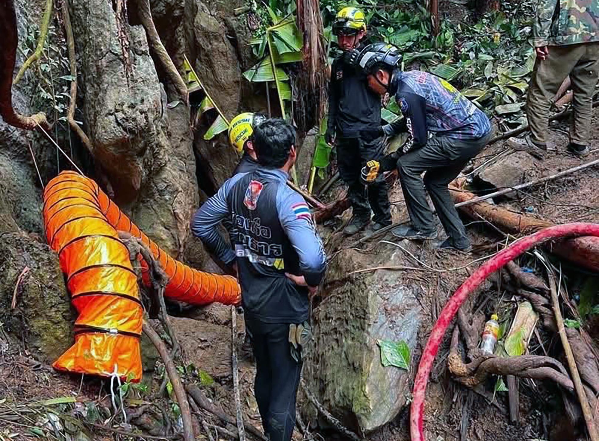 Auf Gold-Suche: 7 Dorfbewohner sitzen seit Tagen in überfluteter Höhle fest