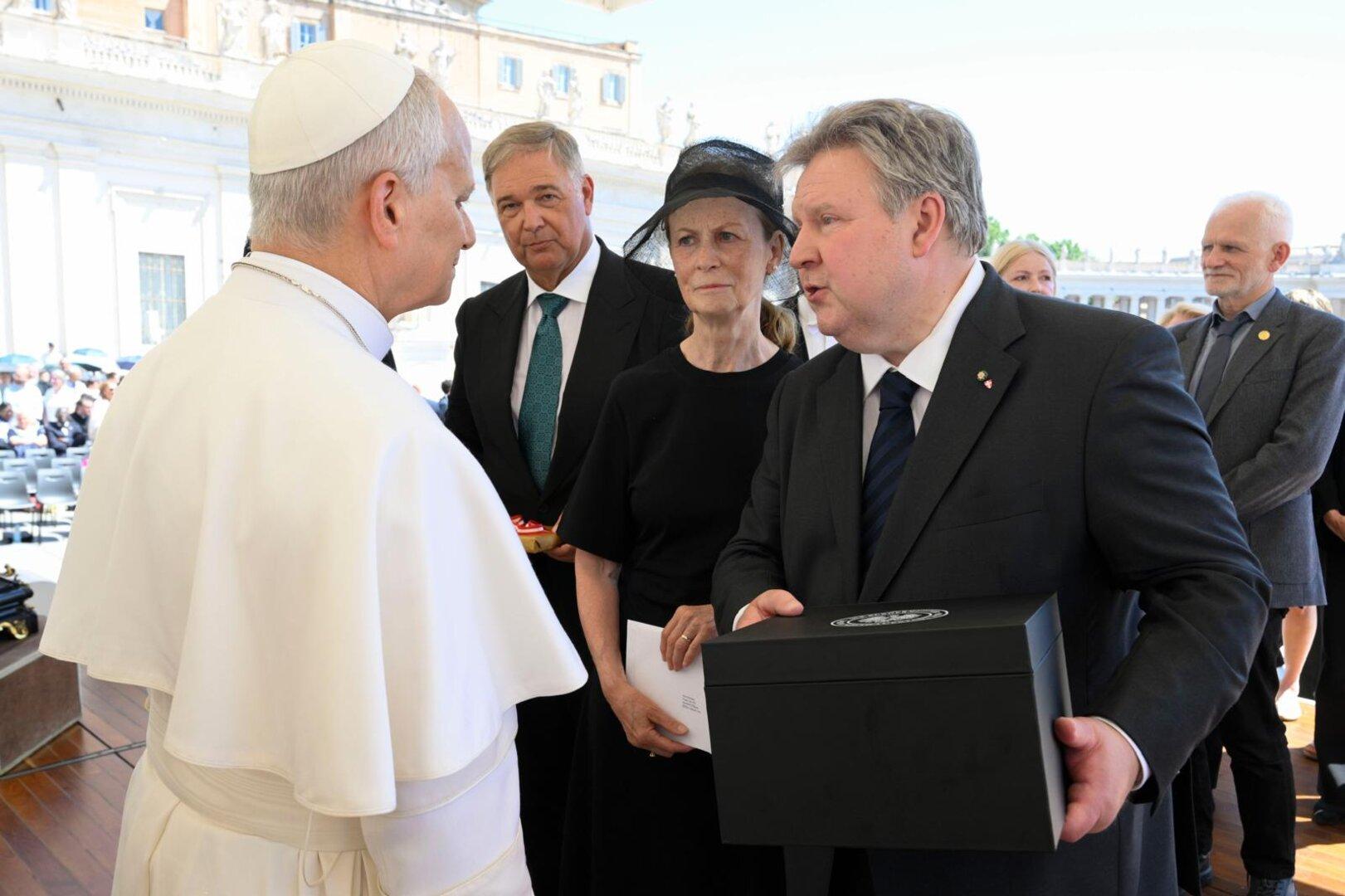 Audienz beim Papst: Ludwig und Ruck  sprachen über KI