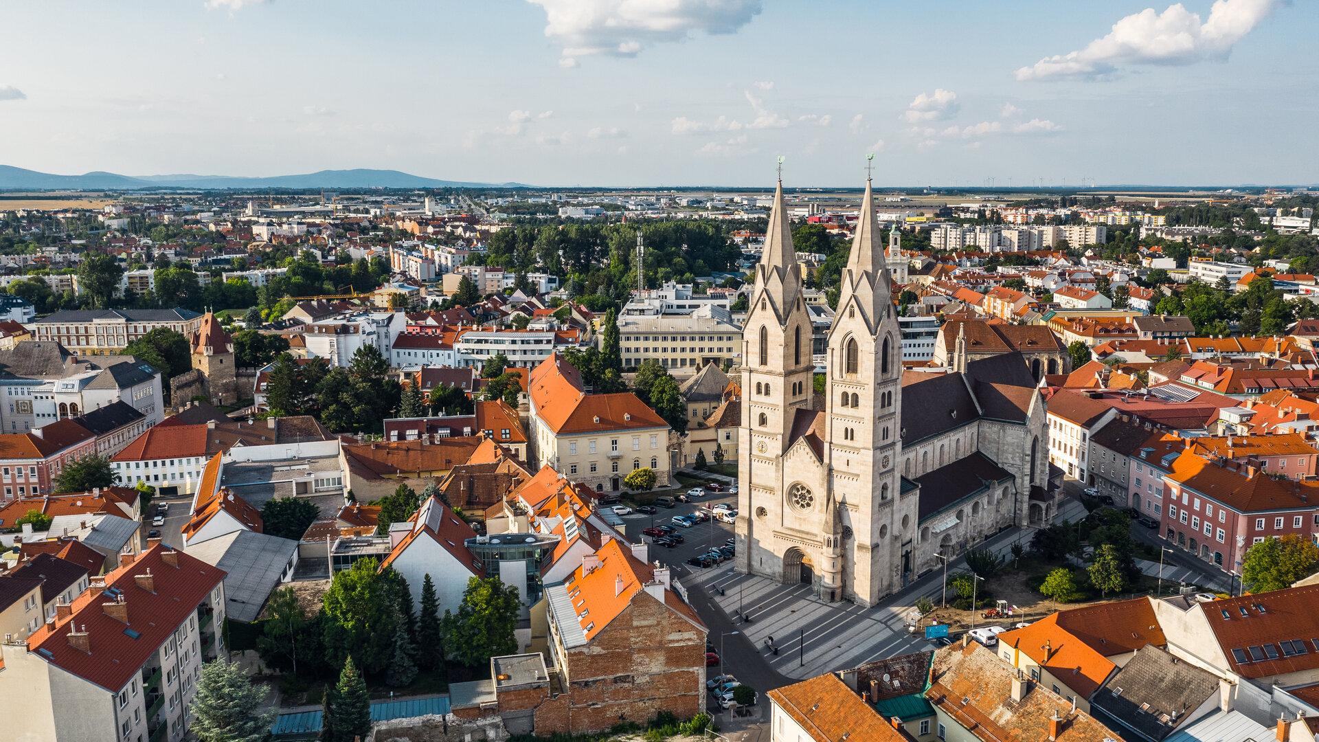 Wiener Neustadt: In zehn Jahren vom Schuldenkaiser zum Sparmeister