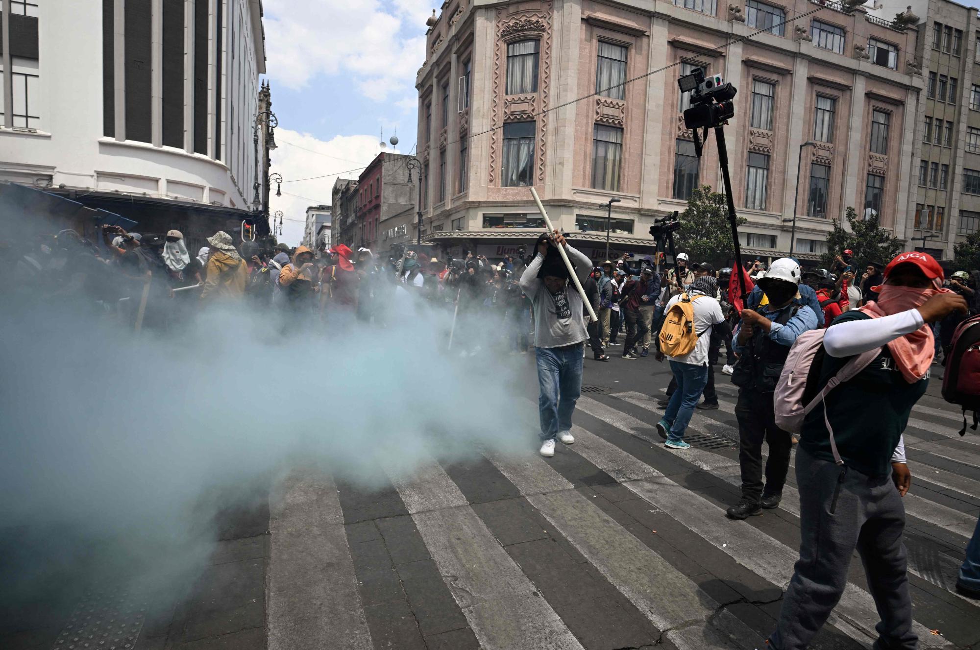 Polizei in Mexiko-Stadt setzte Tränengas gegen Sozialproteste ein