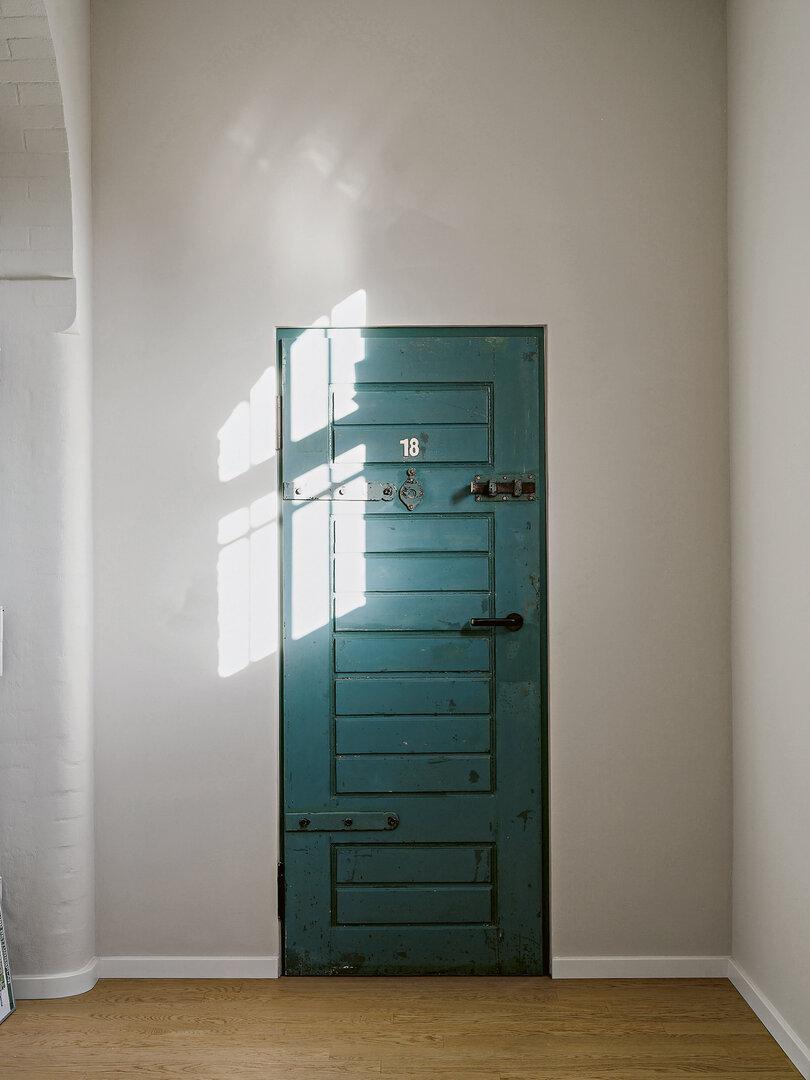 Vom Gefängnis zum Hideaway: Nachhaltig nächtigen an schrägen