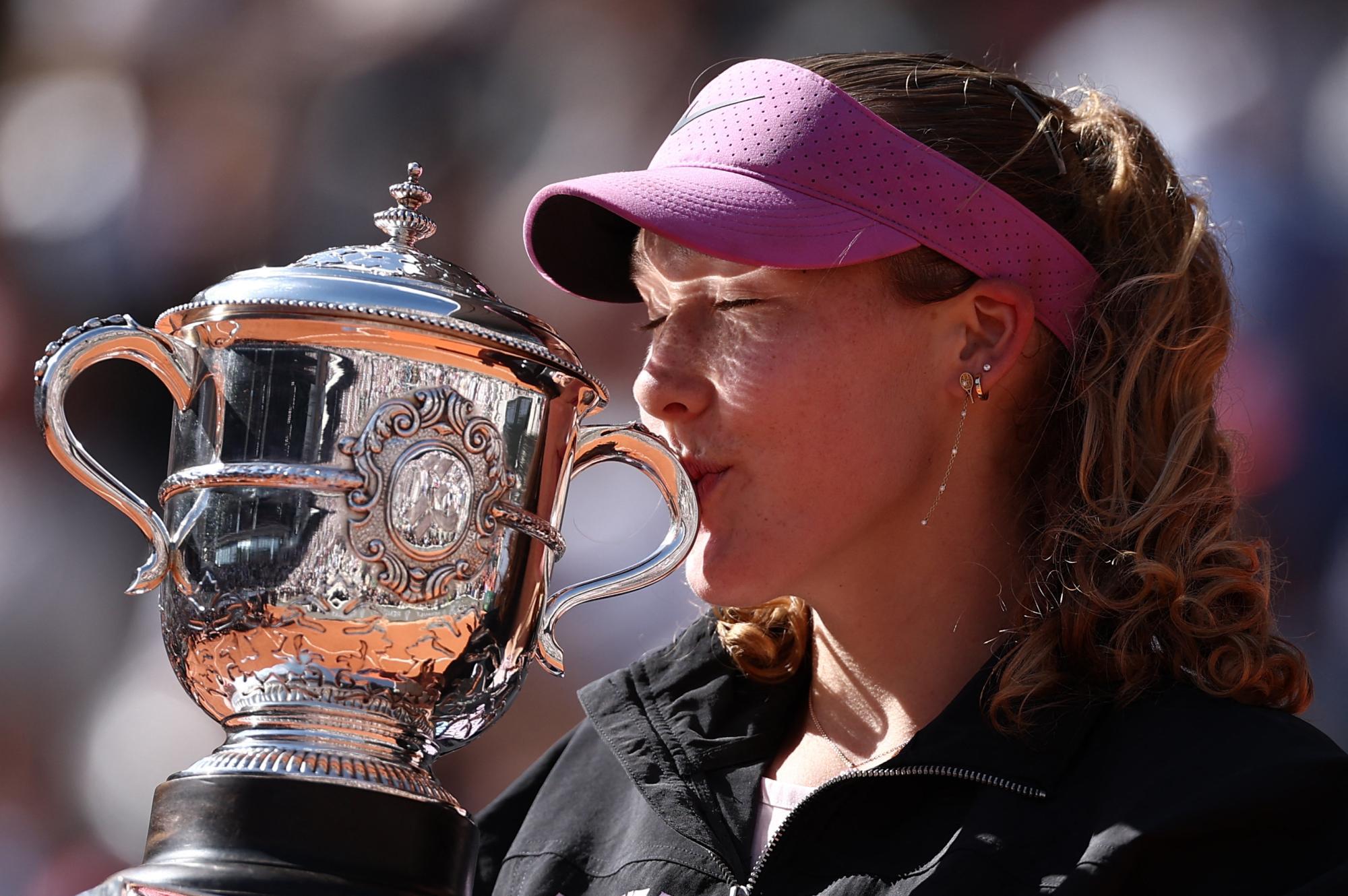 Andrejewa mit der Trophäe