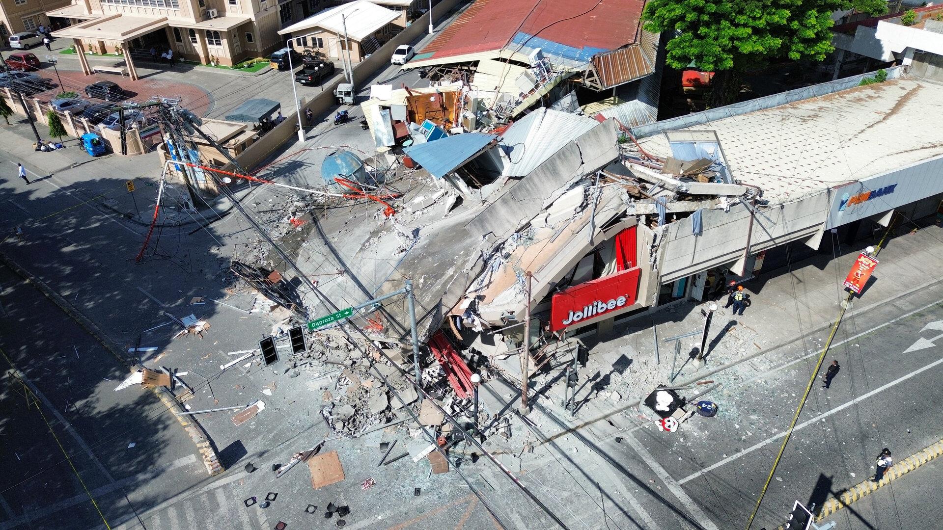 Schweres Erdbeben vor den Philippinen: Tsunamiwarnung
