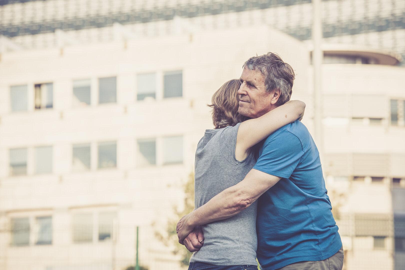 Wie viel Altersunterschied verträgt Liebe in einer Beziehung