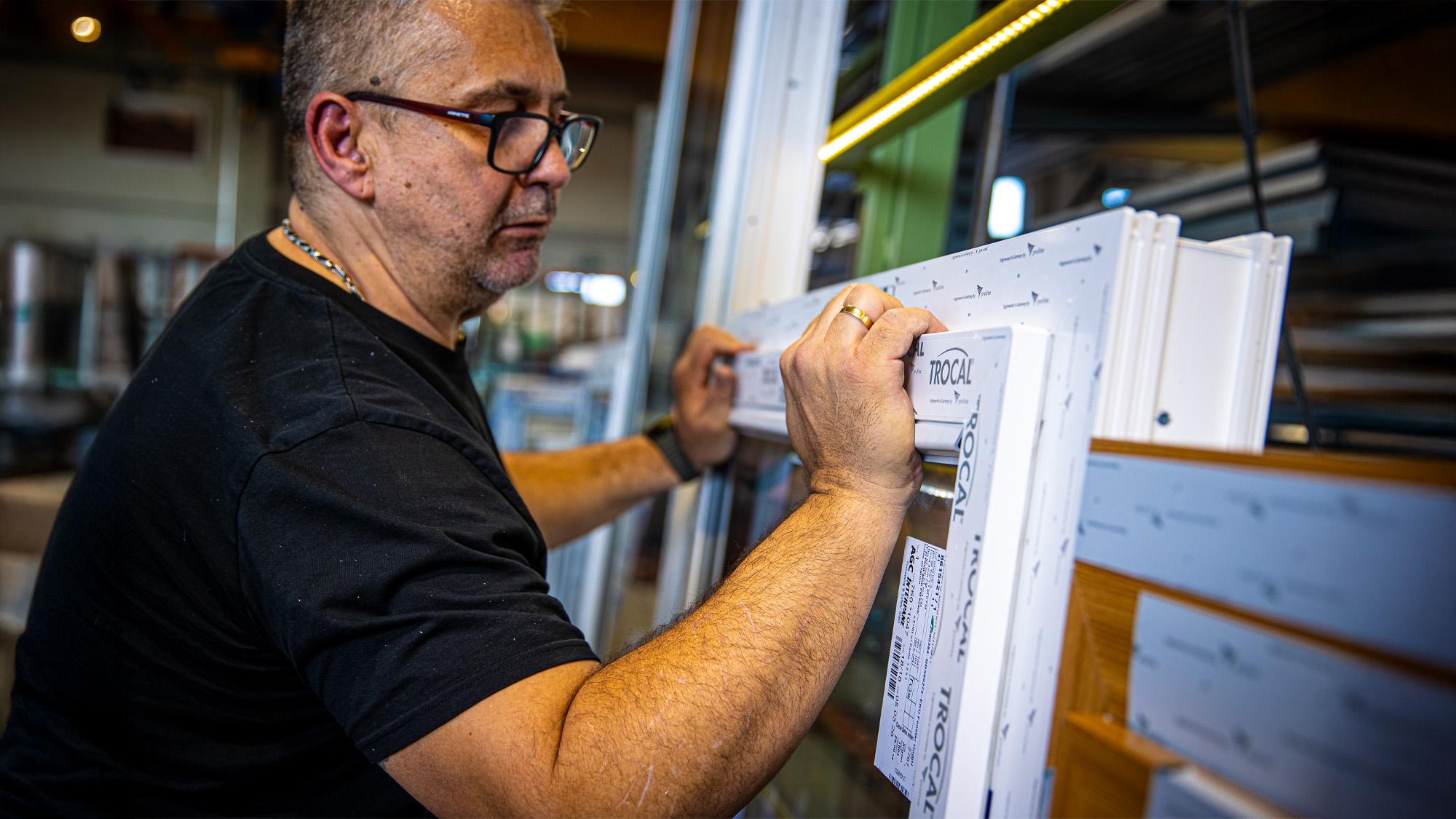 Regionale Fensterproduktion aus Wien: REKORD Baden GmbH scha