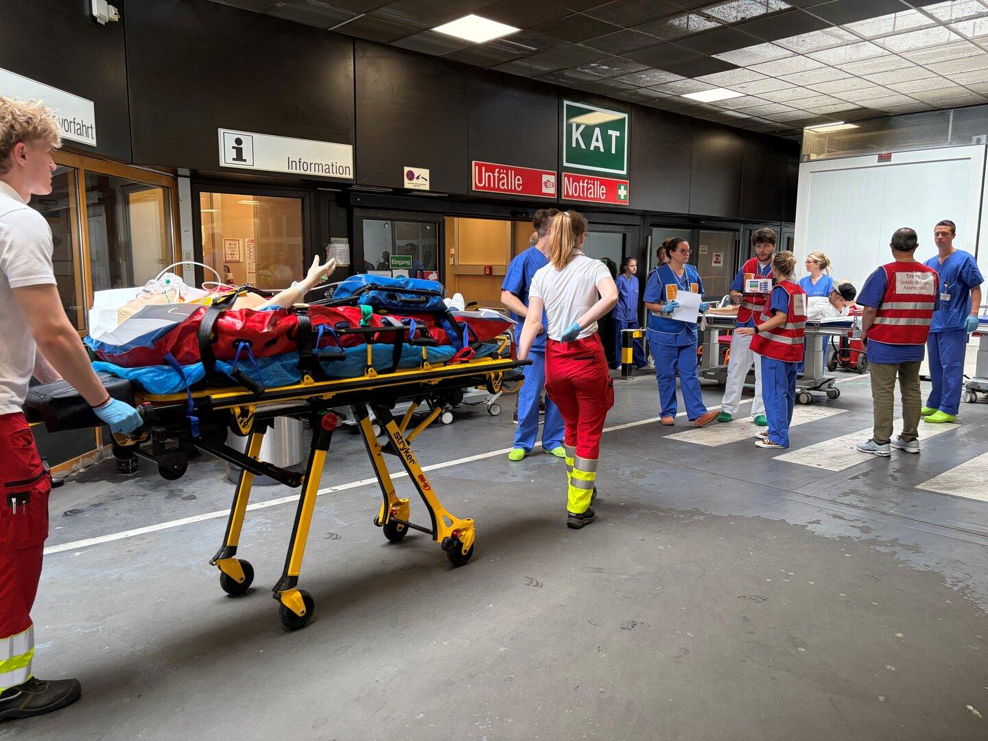 Größte Katastrophenübung im AKH mit 200 Statisten als Verlet