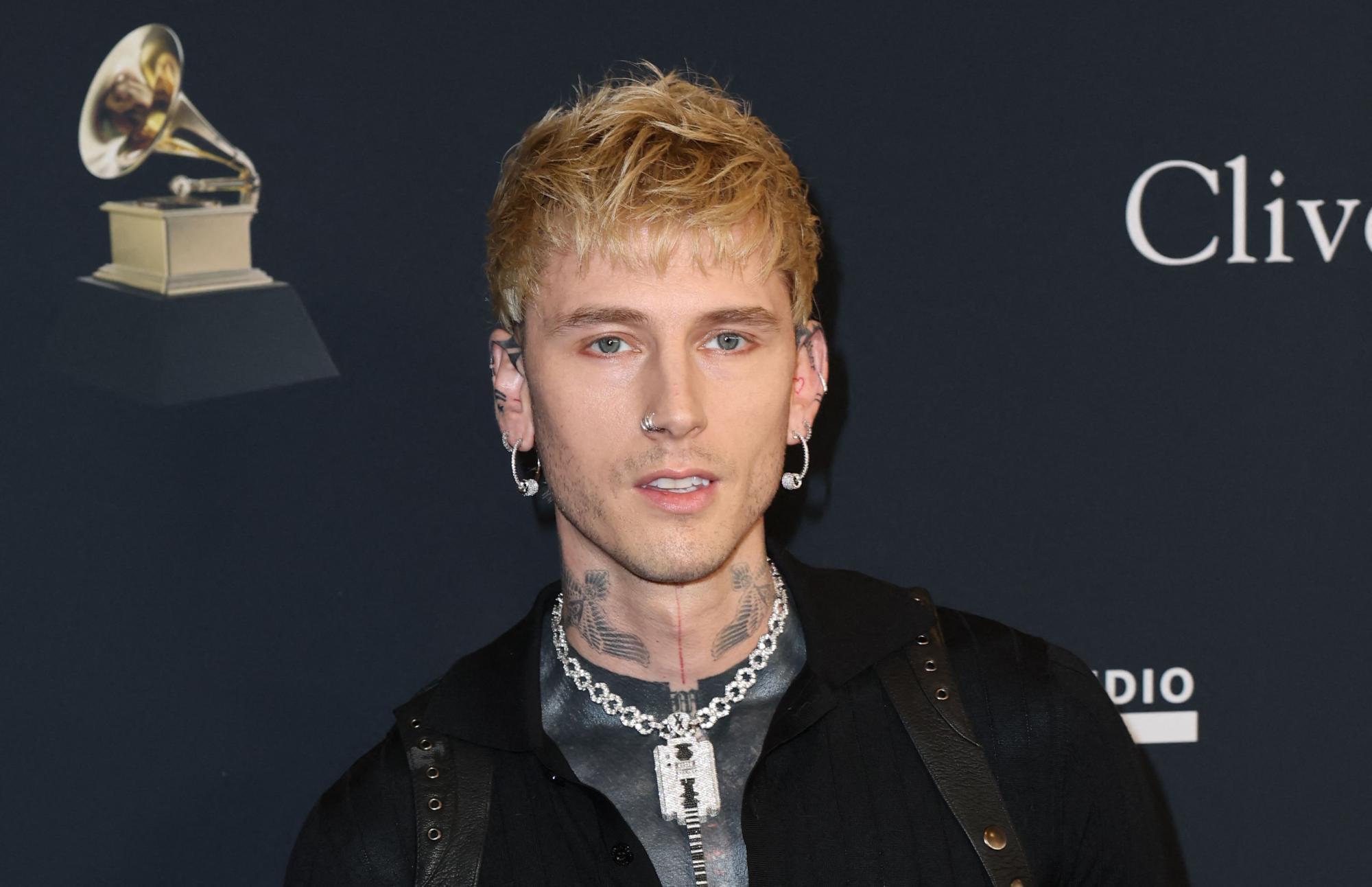 Machine Gun Kelly enthüllt erschreckende Nebenwirkung seines