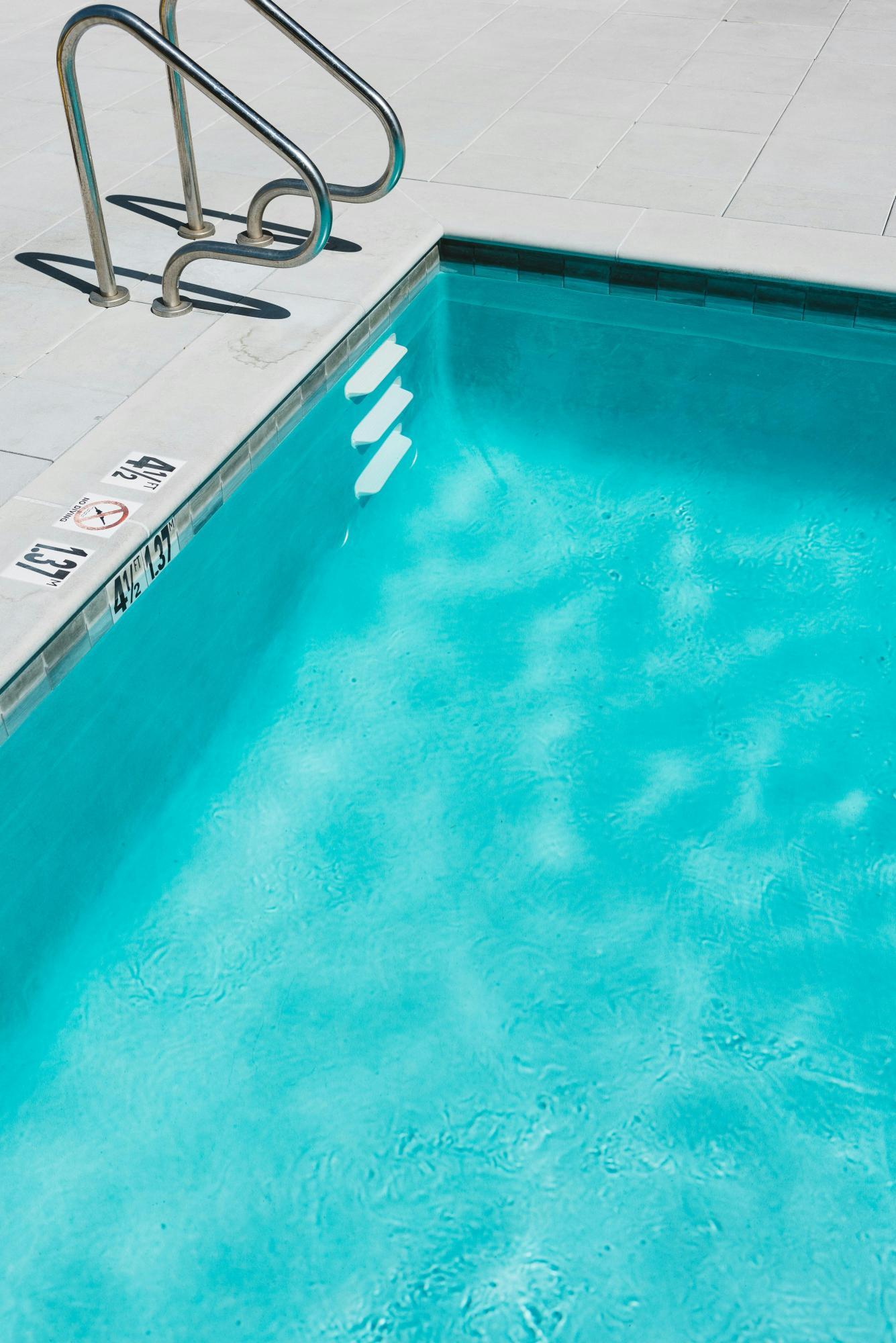 Im Pool des Nachbarn: 5- und 8-jährige Schwestern tot aufgef