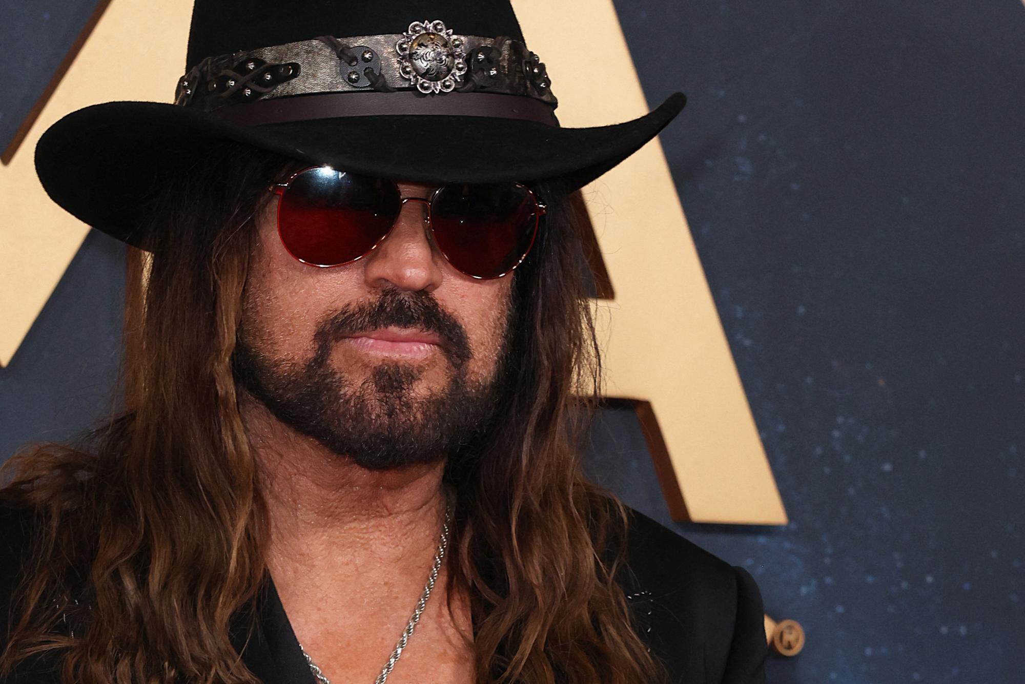 Billy Ray Cyrus' offene Worte über Absturz: "Durch die Hölle
