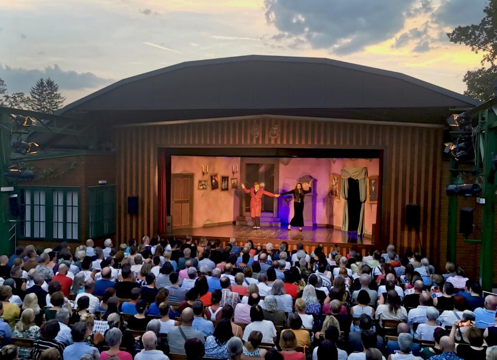 "Gemma Tschaunern": Sommertheater mitten im Grätzel