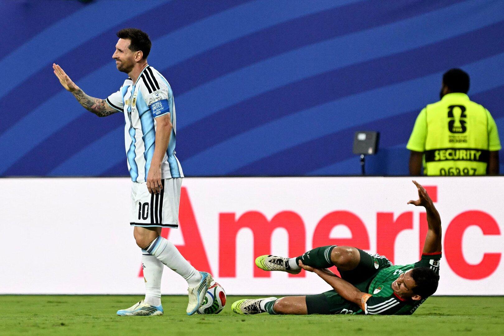 Messi wurde nach seinem Foul gegen Algerien nicht bestraft