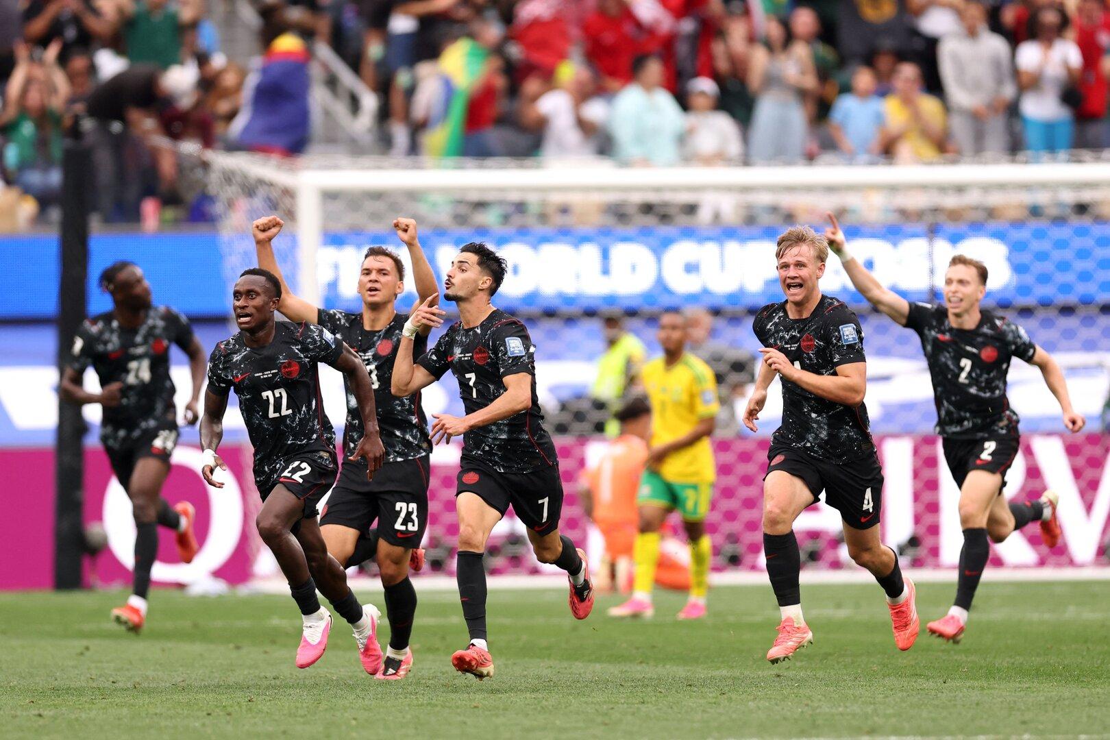 FOI-SOC-SPO-WCS-SOUTH-AFRICA-V-CANADA:-ROUND-OF-32-FIFA-WORLD