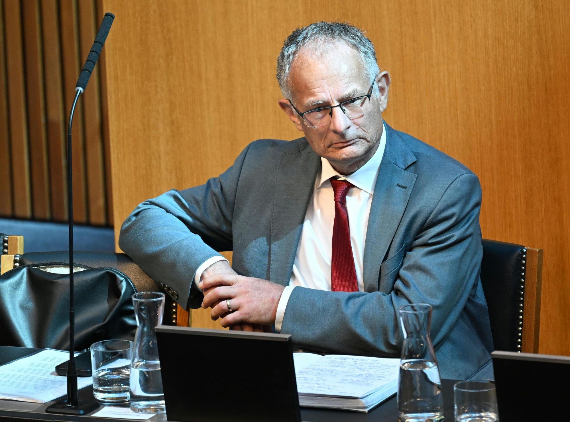 Finanzminister Marterbauer im Parlament