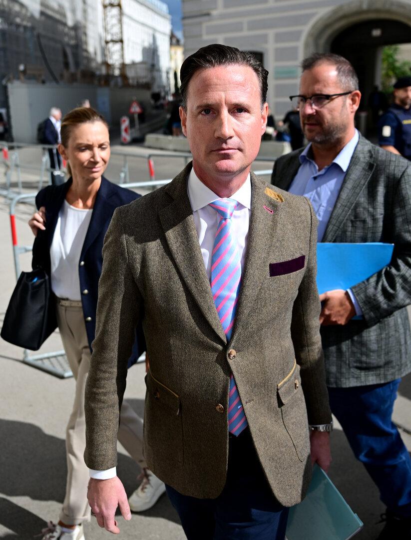 Wehrpflicht: FPÖ bringt ÖVP im Parlament in Bedrängnis