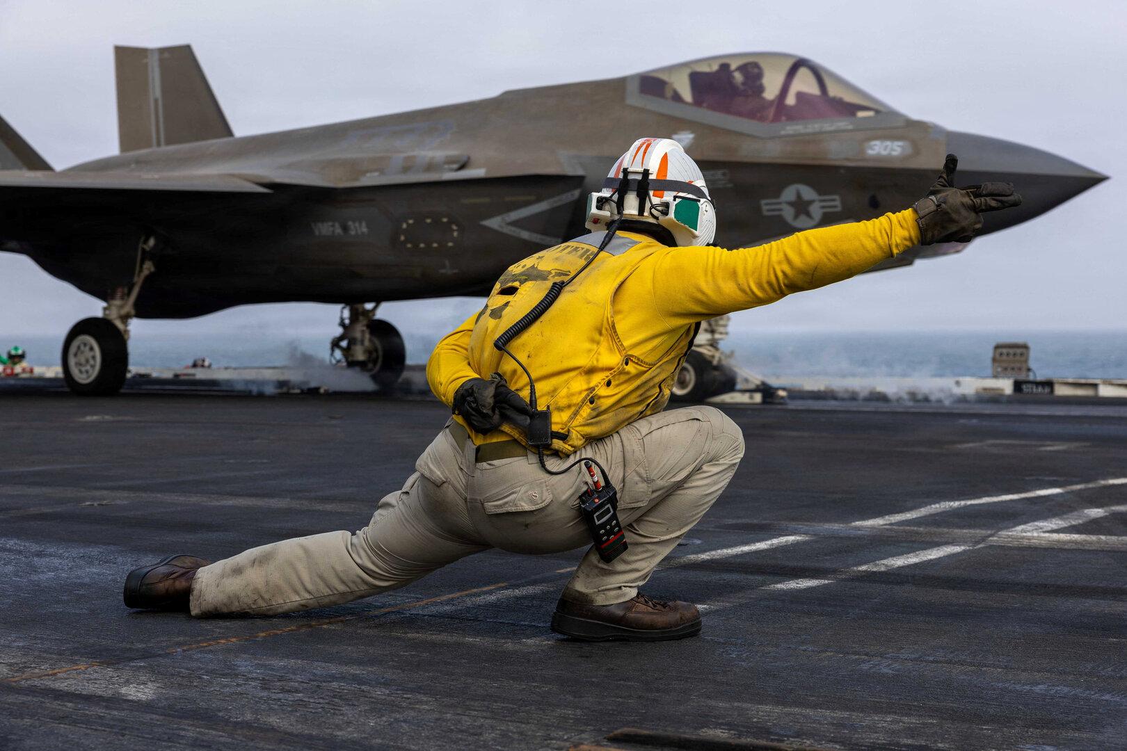 Kaum Essen auf Flugzeugträger, keine Munition: Trumps Krieg im Chaos